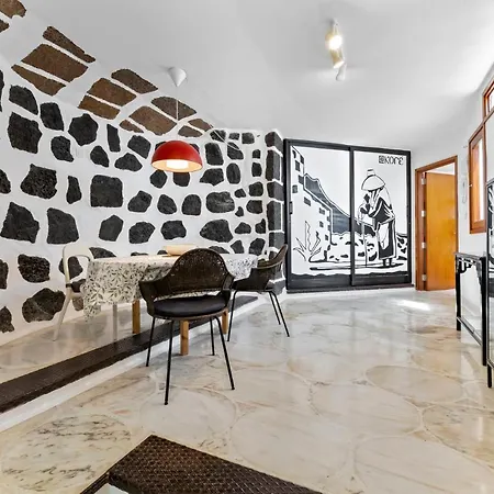 Kore Aljibe アパート ティアス